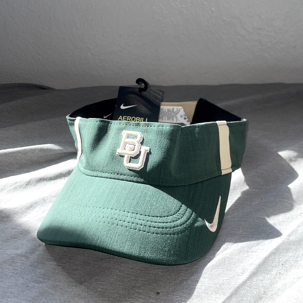Unworn College Licensed Product(s)— (BU) Nike & OSFA Visor One Size Fits Most